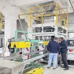 Dy njësi 25 kg për ushqim për kafshë shtëpiake, linjë transporti, peshimi automatik, paketimi dhe paletizimi, fillojnë punën në fabrikën e klientëve tanë.